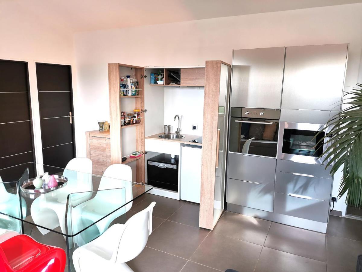 Appartement Pinede Man Yelle ซานารี-ซูร์-แมร์ ภายนอก รูปภาพ